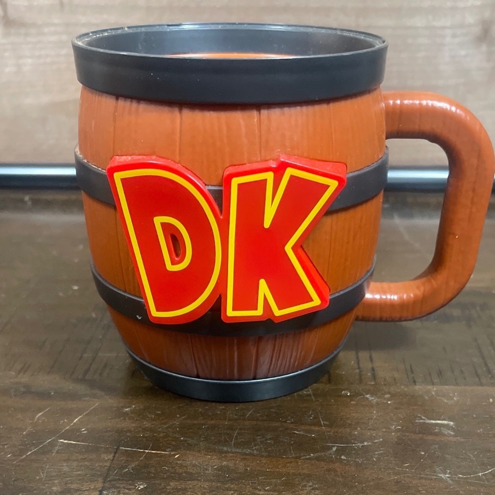 Donkey Kong Country Barrel Plastic Mug Super Nintendo World Universal Studios